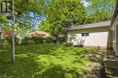 32 Close Avenue Cambridge ON N1R 2R6