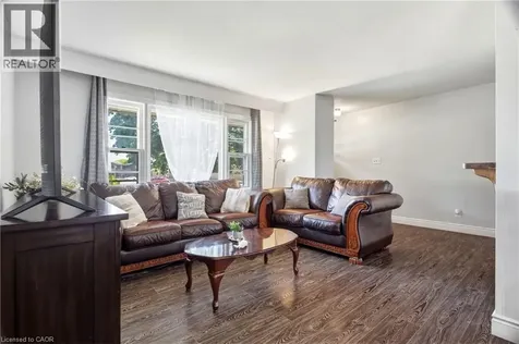 32 Close Avenue Cambridge ON N1R 2R6