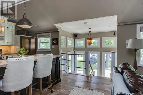 40 Polish Avenue Penetanguishene ON L9M 1W7