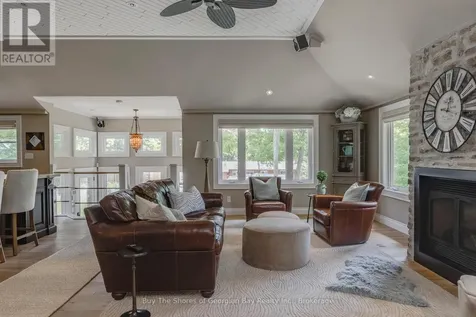 40 Polish Avenue Penetanguishene ON L9M 1W7