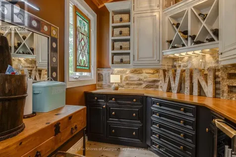 40 Polish Avenue Penetanguishene ON L9M 1W7