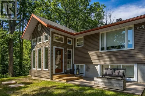 40 Polish Avenue Penetanguishene ON L9M 1W7