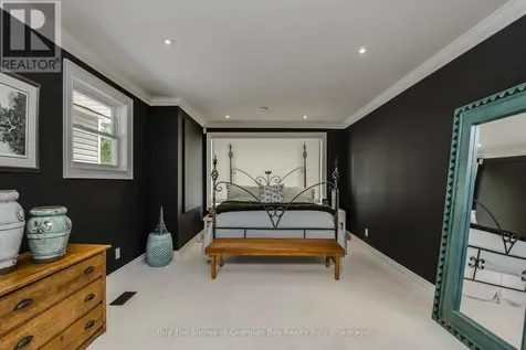 40 Polish Avenue Penetanguishene ON L9M 1W7