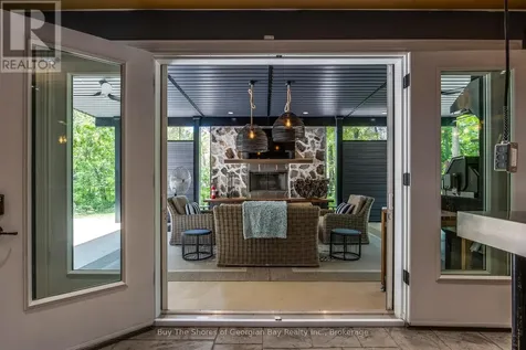 40 Polish Avenue Penetanguishene ON L9M 1W7