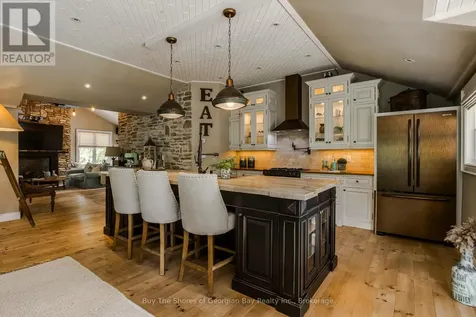 40 Polish Avenue Penetanguishene ON L9M 1W7