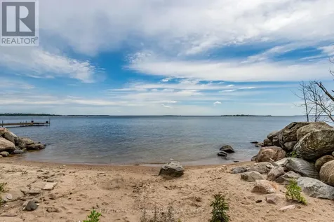 40 Polish Avenue Penetanguishene ON L9M 1W7