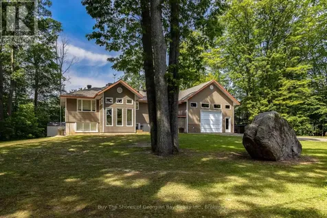 40 Polish Avenue Penetanguishene ON L9M 1W7