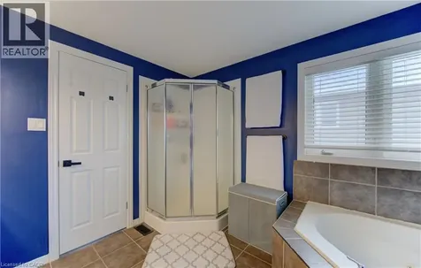 21 West Tree Drive Breslau ON N0B 1M0