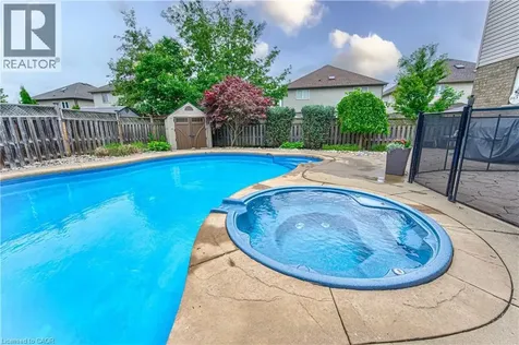 21 West Tree Drive Breslau ON N0B 1M0