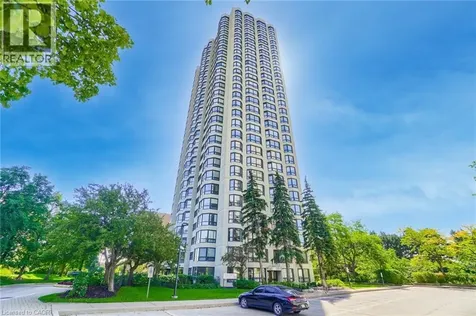 8 Lisa Street Brampton ON L6T 4S6