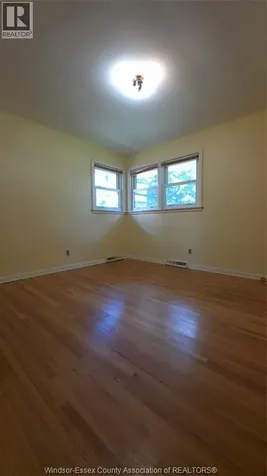 2721 Virginia Park Avenue Windsor ON N9E 2B5