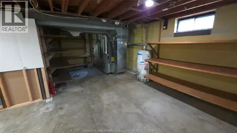 2721 Virginia Park Avenue Windsor ON N9E 2B5