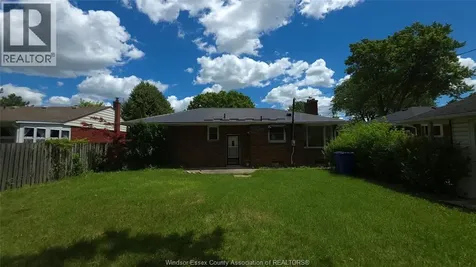 2721 Virginia Park Avenue Windsor ON N9E 2B5