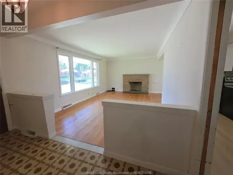 2721 Virginia Park Avenue Windsor ON N9E 2B5