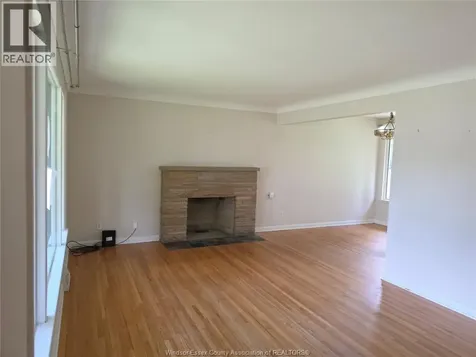 2721 Virginia Park Avenue Windsor ON N9E 2B5