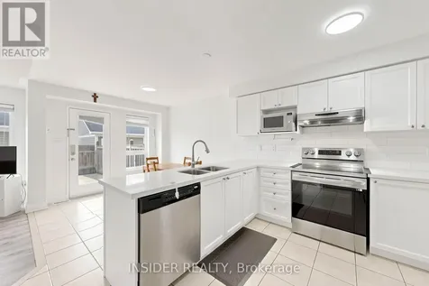 7 Croxall Boulevard Whitby (brooklin) ON L1M 0E6