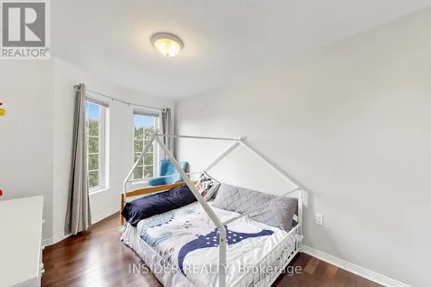 7 Croxall Boulevard Whitby (brooklin) ON L1M 0E6