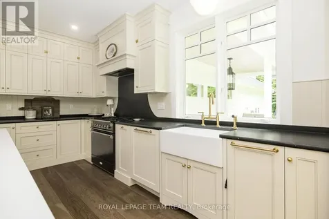 36 Marchbrook Circle Ottawa ON K2W 1A1