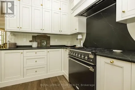 36 Marchbrook Circle Ottawa ON K2W 1A1