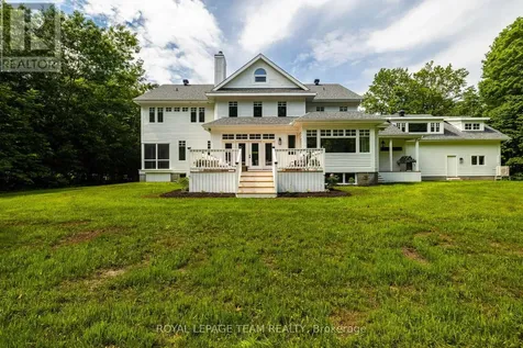 36 Marchbrook Circle Ottawa ON K2W 1A1