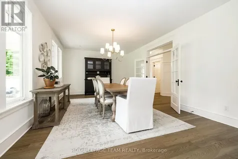 36 Marchbrook Circle Ottawa ON K2W 1A1