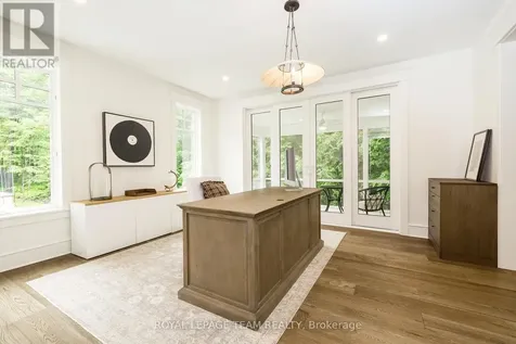 36 Marchbrook Circle Ottawa ON K2W 1A1