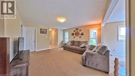 11 Sandybay Avenue Kitchener ON N2A 0H7