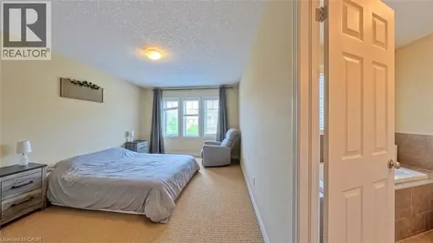 11 Sandybay Avenue Kitchener ON N2A 0H7