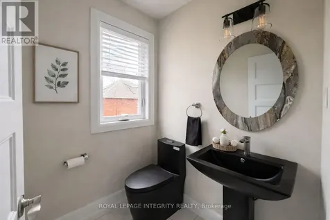 9 Gwynne Avenue Ottawa ON K1Y 1X1