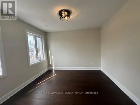 9 Gwynne Avenue Ottawa ON K1Y 1X1