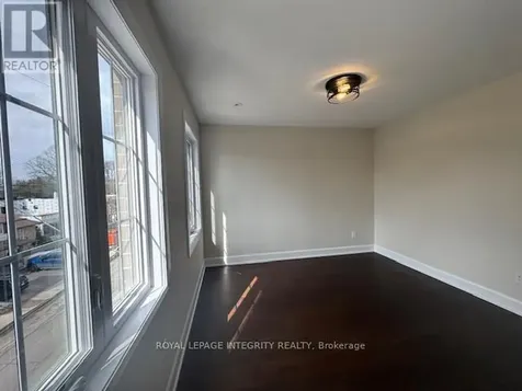 9 Gwynne Avenue Ottawa ON K1Y 1X1