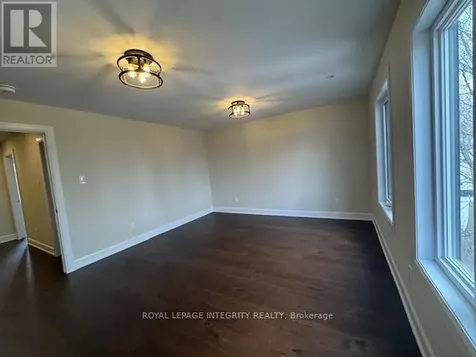 9 Gwynne Avenue Ottawa ON K1Y 1X1