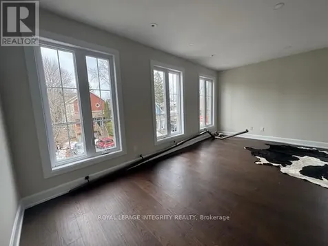 9 Gwynne Avenue Ottawa ON K1Y 1X1