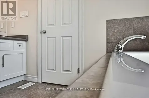 11 Sandybay Avenue Kitchener ON N2A 0H7