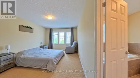 11 Sandybay Avenue Kitchener ON N2A 0H7