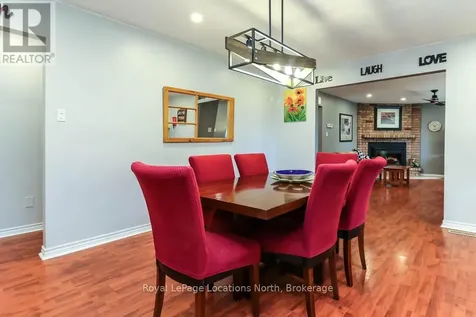 16 Wood Avenue Wasaga Beach ON L9Z 2L3