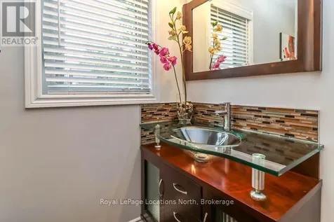 16 Wood Avenue Wasaga Beach ON L9Z 2L3