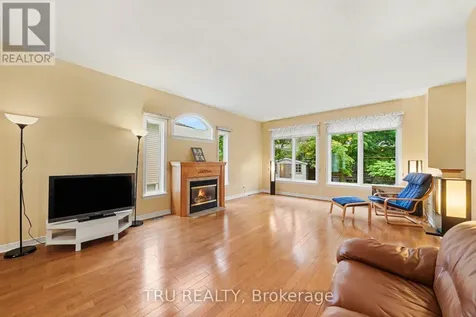 4082 Otter Tail Crescent Ottawa ON K1V 1R3