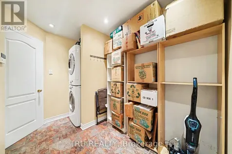 4082 Otter Tail Crescent Ottawa ON K1V 1R3
