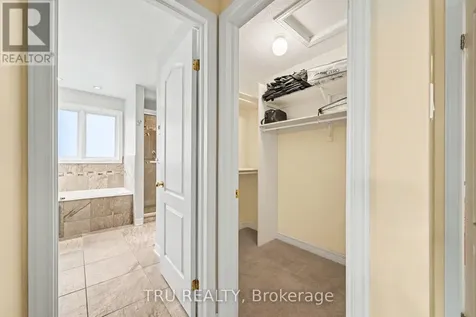 4082 Otter Tail Crescent Ottawa ON K1V 1R3