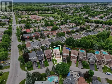 4082 Otter Tail Crescent Ottawa ON K1V 1R3