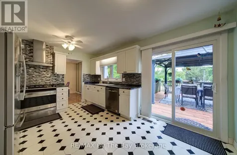 93 Frederick Dr S/s Drive Wasaga Beach ON L9Z 1P1