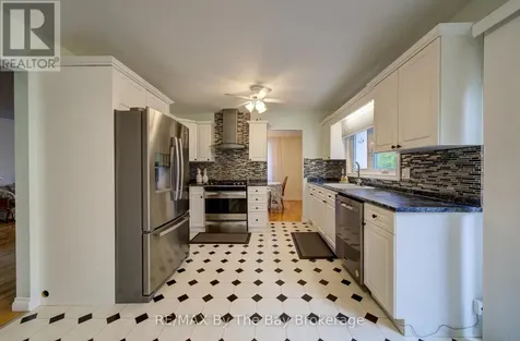93 Frederick Dr S/s Drive Wasaga Beach ON L9Z 1P1
