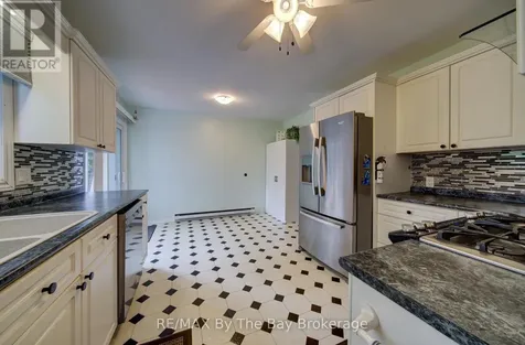 93 Frederick Dr S/s Drive Wasaga Beach ON L9Z 1P1