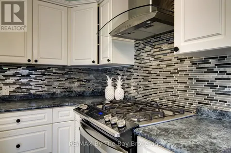 93 Frederick Dr S/s Drive Wasaga Beach ON L9Z 1P1