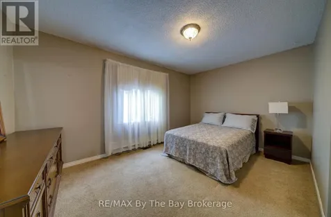 93 Frederick Dr S/s Drive Wasaga Beach ON L9Z 1P1