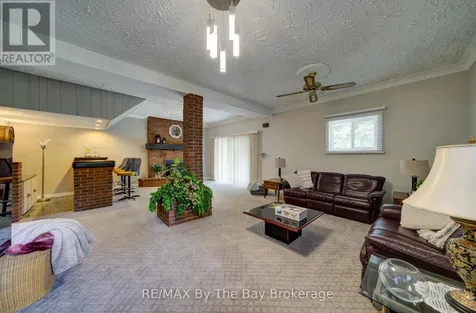 93 Frederick Dr S/s Drive Wasaga Beach ON L9Z 1P1