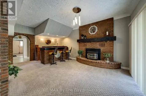 93 Frederick Dr S/s Drive Wasaga Beach ON L9Z 1P1