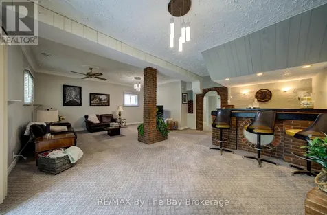 93 Frederick Dr S/s Drive Wasaga Beach ON L9Z 1P1