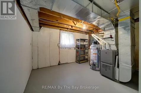93 Frederick Dr S/s Drive Wasaga Beach ON L9Z 1P1